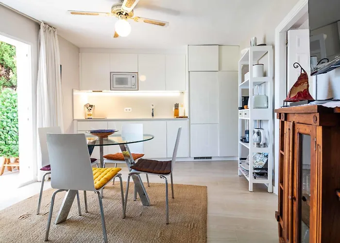 Oasis Junto A Rotas Дения